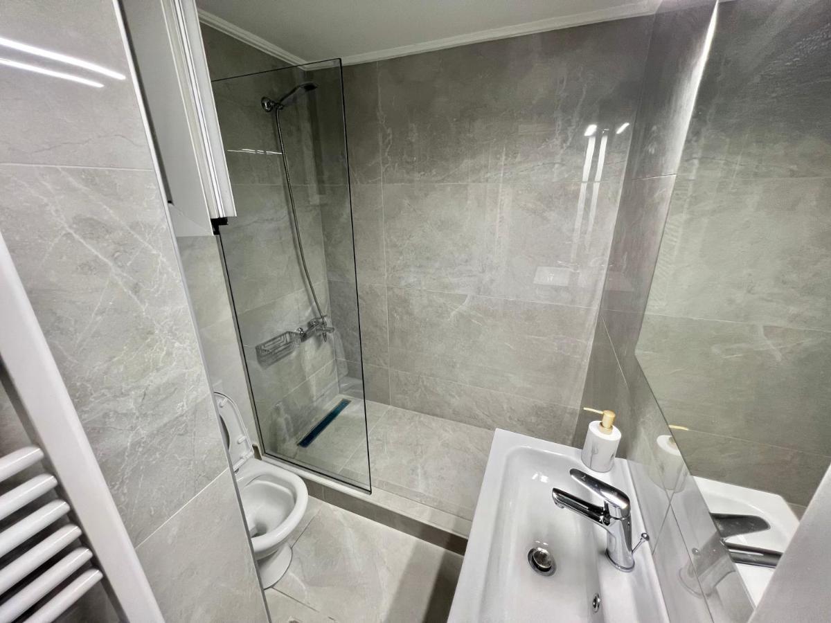 Victoria Grand Palace Apartments Athens Exterior photo